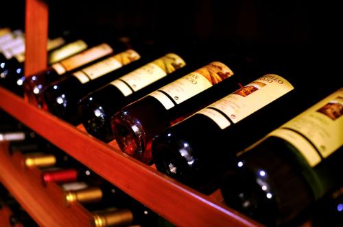 Import customs declaration documents for Australian red wine