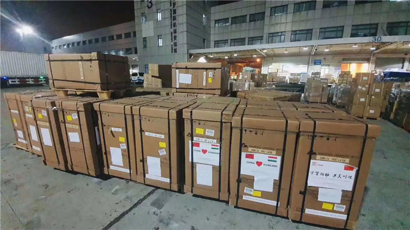 Customs clearance agent for imported clothes