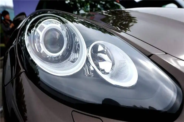 Customs declaration of imported lamps and auto parts